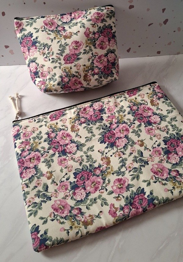 Producto - Combo porta notebook + neceser flores