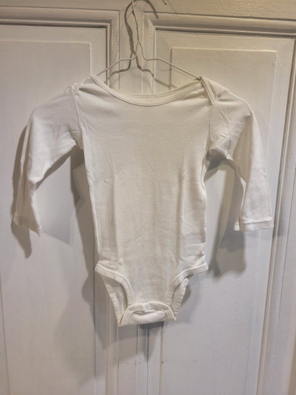 Producto - Body CARTER'S blanco liso Talle 18 meses - PRECIO: 6X