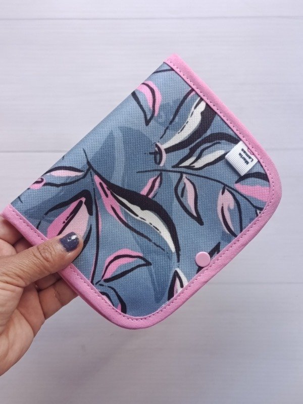 Producto - Estuche Eva flores (último)