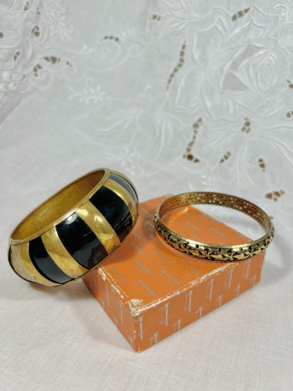 Producto - Dúo de bellas pulseras doradas