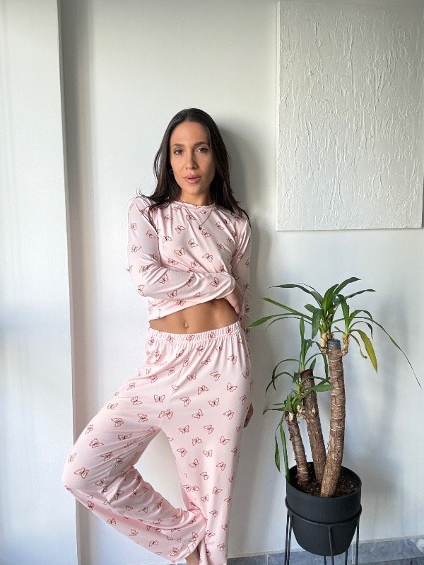Pijama de algodón soft rosa con mariposas