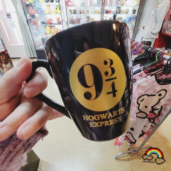 Producto - TAZA DE CERAMICA GOLD 9 3/4 HARRY POTTER