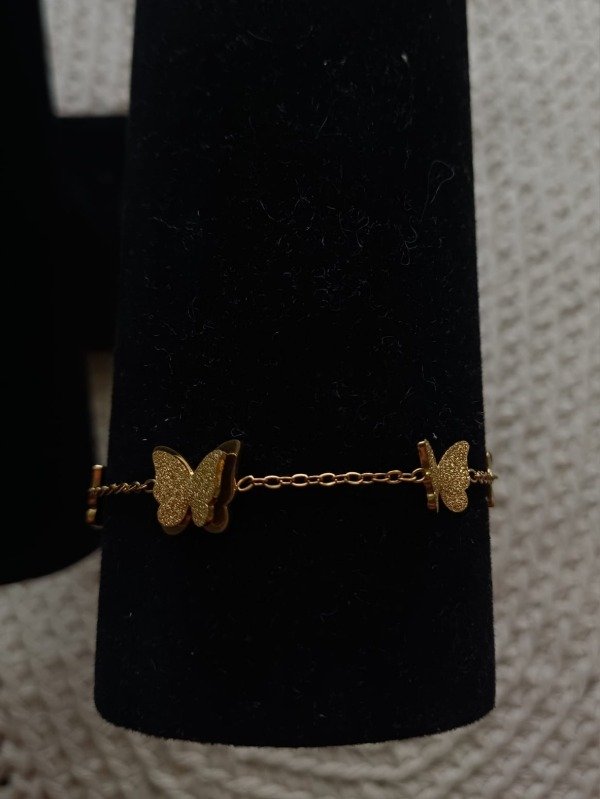 Producto - Pulsera mariposa brillo dorado