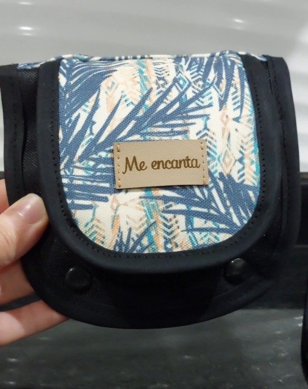 Producto - Estuche femenino hojas