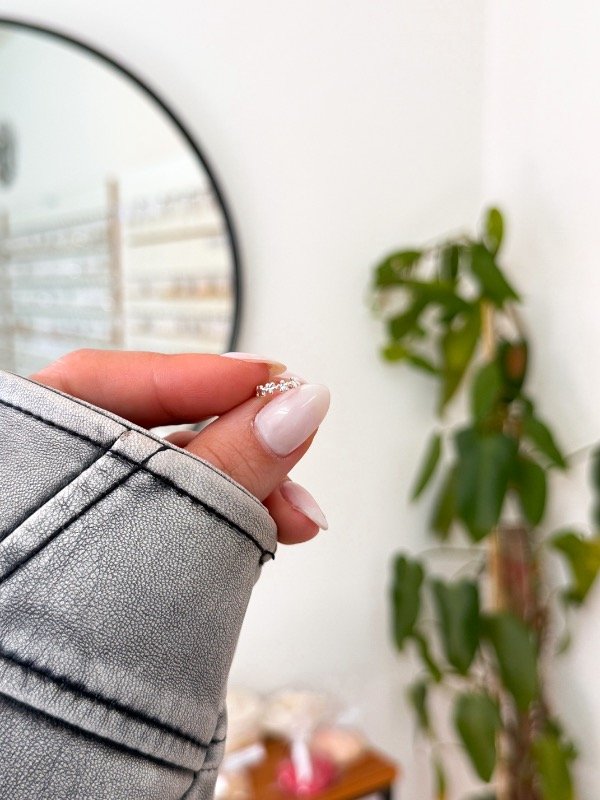 Producto - Ear cuff acero blanco mini margaritas