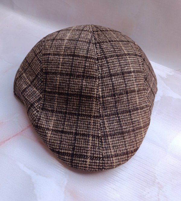 Producto - BOINA MARRÓN A CUADROS