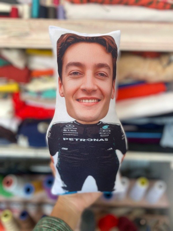Producto - Muñeco George Russell chiquito