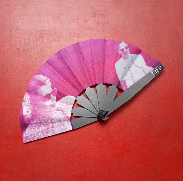 Producto - Evita con anteojos de sol  (ab)