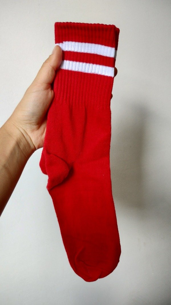 Producto - Rojas líneas blancas