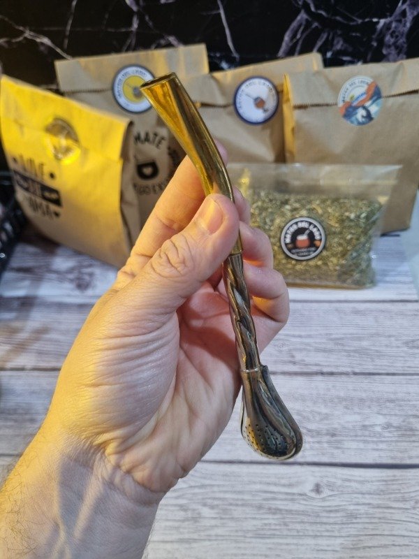 Producto - Bombillón Uruguayo de Caño Corto en Alpaca con Pico de Bronce Cincelado - 1