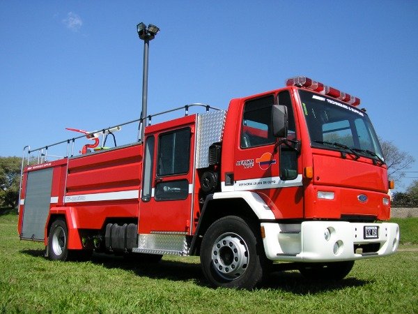 Producto - Autobomba  Modelo WF 3000 3000  montada sobre Ford Cargo 1722