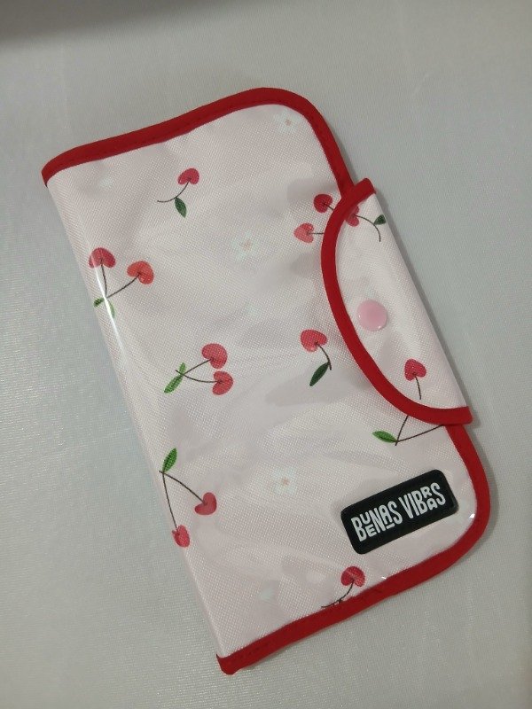 Producto - Estuche de higiene cerezas