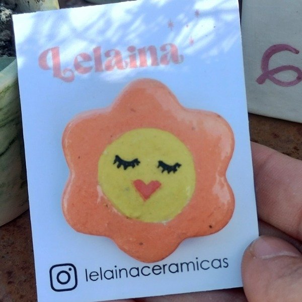 Producto - Pin Flor Anaranjada