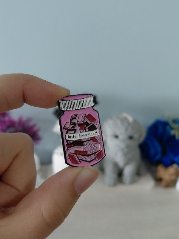 Producto - Pin metalizado - Libros antidepresivos #2010