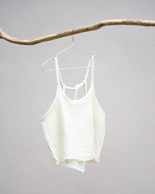 Producto - MUSCULOSA LAVANDA Corta lisa