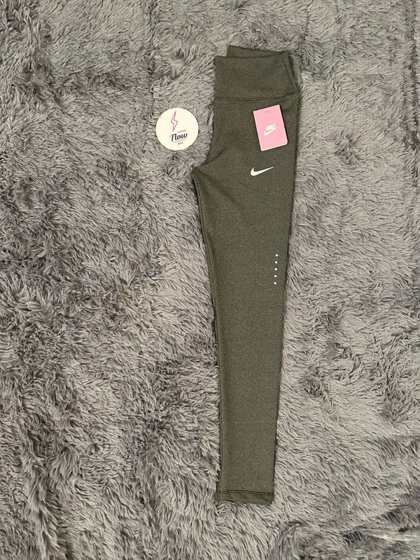 Producto - Calza Nike Gris