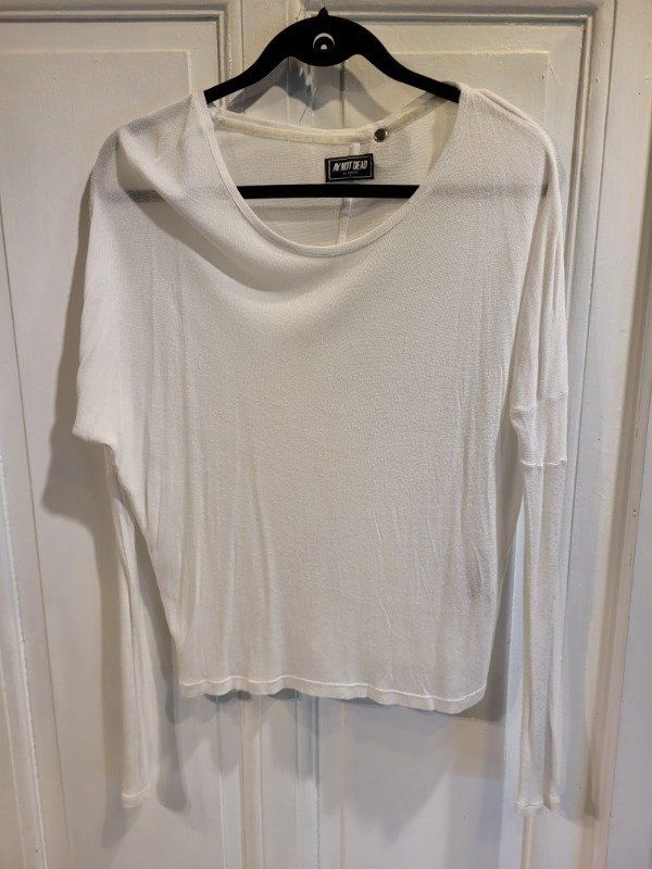 Producto - Remera AY NOT DEAD lanilla blanco Talle S - PRECIO: 28X