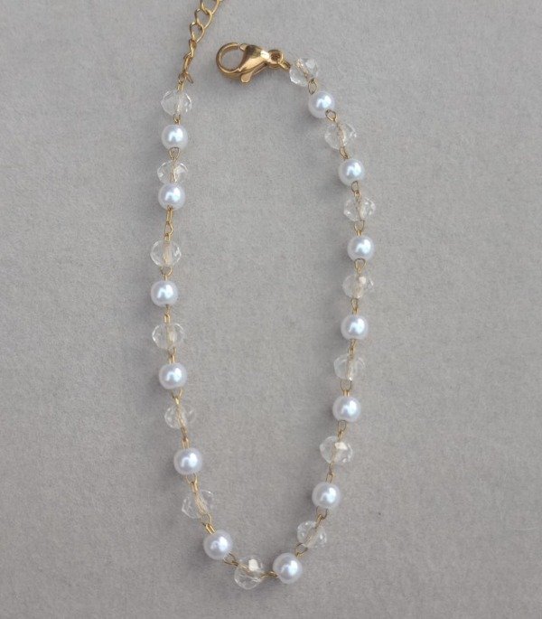 Producto - Pulsera Dorada con Perlitas y Cristales - 0