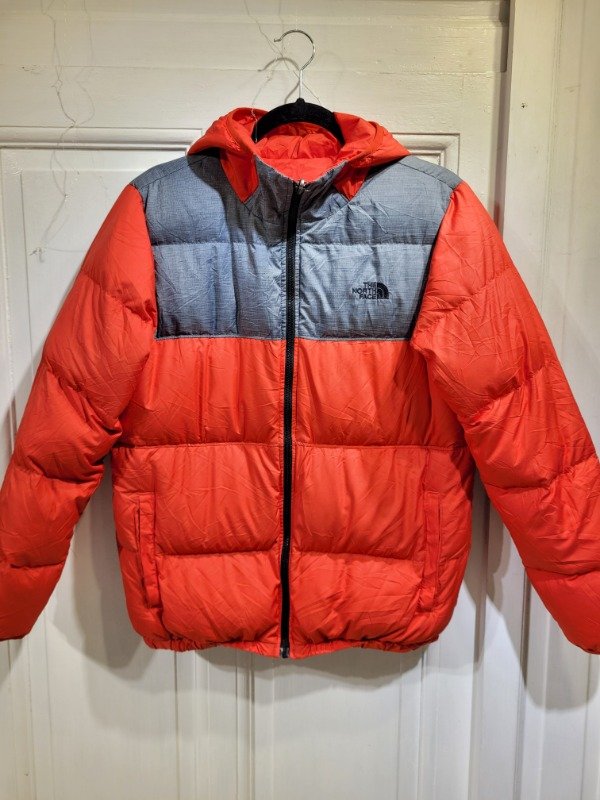 Producto - Campera THE NORTH FACE Reversible de pluma 550 Talle S - PRECIO: 290X