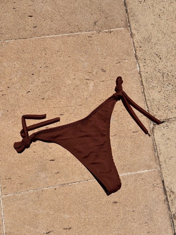 Producto - Bombacha Bikini tiras CHOCOLATE - 1
