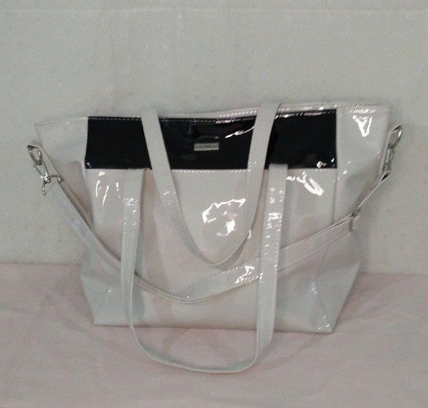 Producto - CARTERA FASHION EN CHAROL