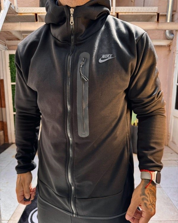 Producto - Campera Nike Tech Negra